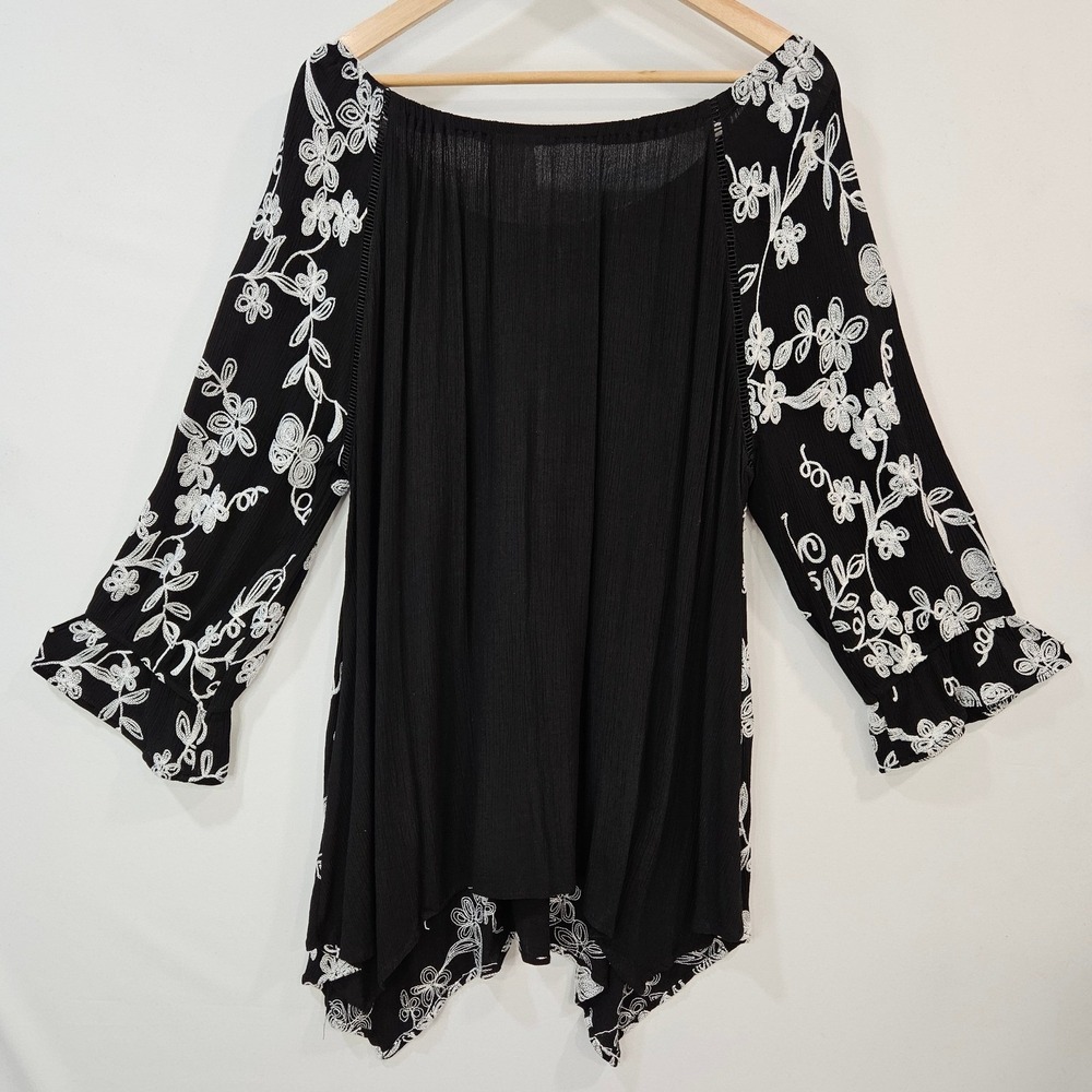 Womens Black Floral Boho Embroidered Peasant Tunic Top Asymmetrical Hem 2XL - Picture 6 of 12